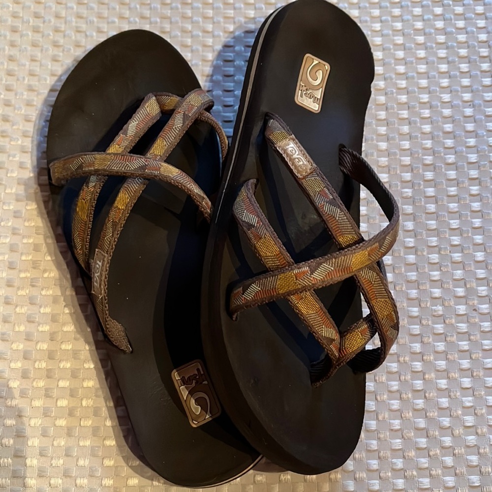 Teva Mush Strappy Hiking Sandals
